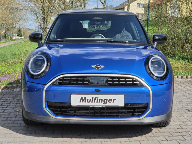 MINI Cooper C Favoured Sports. HUD ACC SurView PanoD Bluetooth Head Up Display Navi LED Klima Einparkhilf Ansicht 3 für Fahrzeugdetailseite