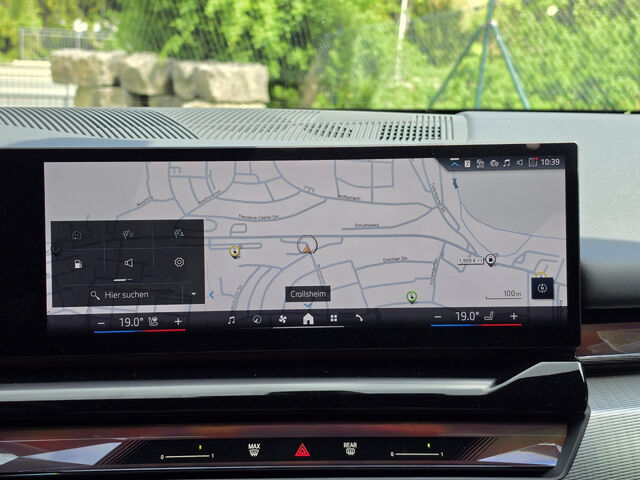 BMW 550 e M Sport IntAktL.PanoD.AutoBahn.AHK Fin1,99 Sportpaket Bluetooth HUD Navi LED Klima Aktivlenkung Ansicht 14 für Fahrzeugdetailseite