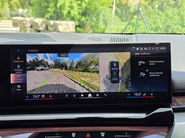 BMW 550 e M Sport IntAktL.PanoD.AutoBahn.AHK Fin1,99 Sportpaket Bluetooth HUD Navi LED Klima Aktivlenkung Ansicht 15 für Fahrzeugdetailseite