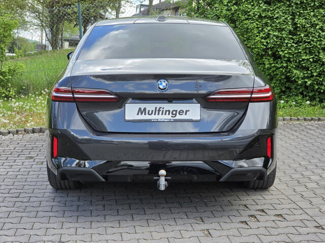 BMW 550 e M Sport IntAktL.PanoD.AutoBahn.AHK Fin1,99 Sportpaket Bluetooth HUD Navi LED Klima Aktivlenkung Ansicht 7 für Fahrzeugdetailseite