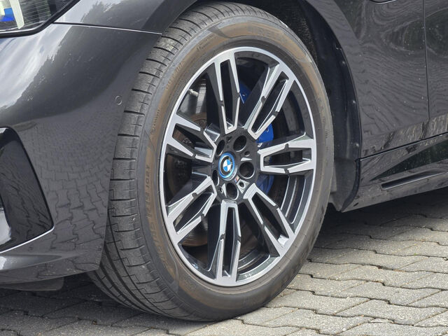 BMW 550 e M Sport IntAktL.PanoD.AutoBahn.AHK Fin1,99 Sportpaket Bluetooth HUD Navi LED Klima Aktivlenkung Ansicht 9 für Fahrzeugdetailseite