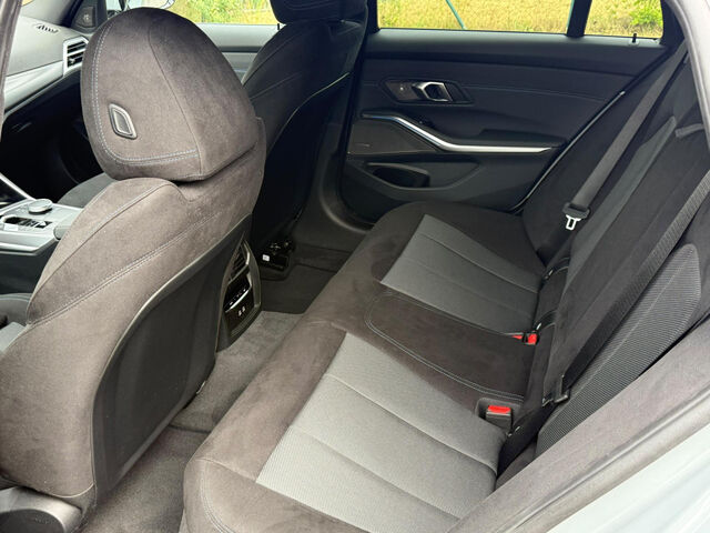 BMW 330 e Touring Sportpaket Navi LED Klima PDC Ansicht 10 für Fahrzeugdetailseite
