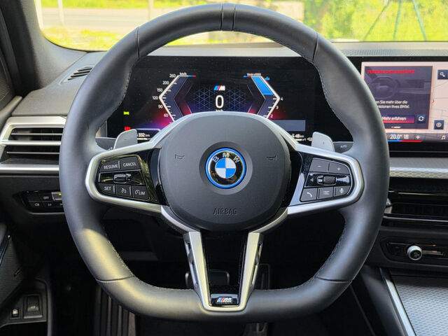 BMW 330 e M Sport HUD SuView GlasD.Lenkradh.Ha/Ka.AHK Sportpaket Bluetooth Navi LED Klima Aktivlenkung St Ansicht 11 für Fahrzeugdetailseite