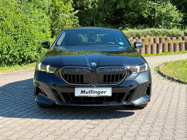 BMW 540 d xDr.M Sport PRO HUD ACC Pano 360Â°Standh.21 Sportpaket Bluetooth Navi LED Klima Standhzg PDC Ansicht 3 für Fahrzeugdetailseite