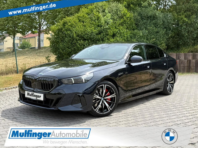 BMW 550 e xDrive Sportpaket Navi LED Vollleder Klima PDC Ansicht 1 für Fahrzeugdetailseite