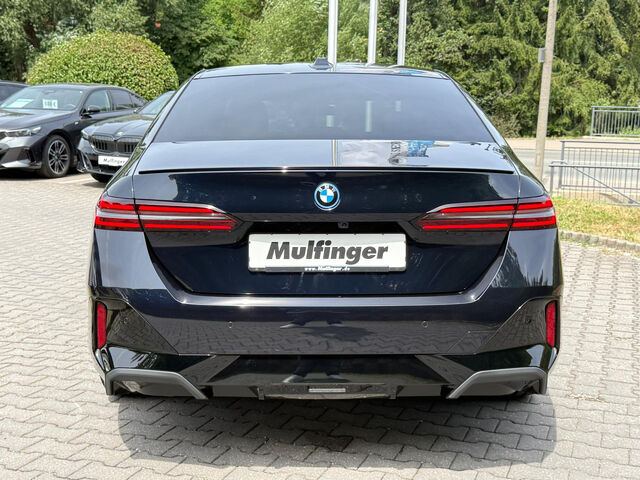 BMW 550 e xDrive Sportpaket Navi LED Vollleder Klima PDC Ansicht 6 für Fahrzeugdetailseite