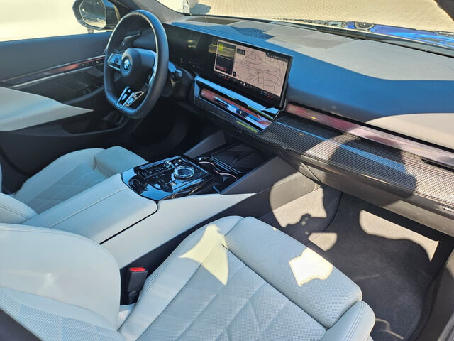 BMW 550 e xDr.T.M Sport PRO IntAktL.PanoD.B+W.AHK 21 Sportpaket Bluetooth HUD Navi LED Klima Aktivlenkung Ansicht 10 für Fahrzeugdetailseite