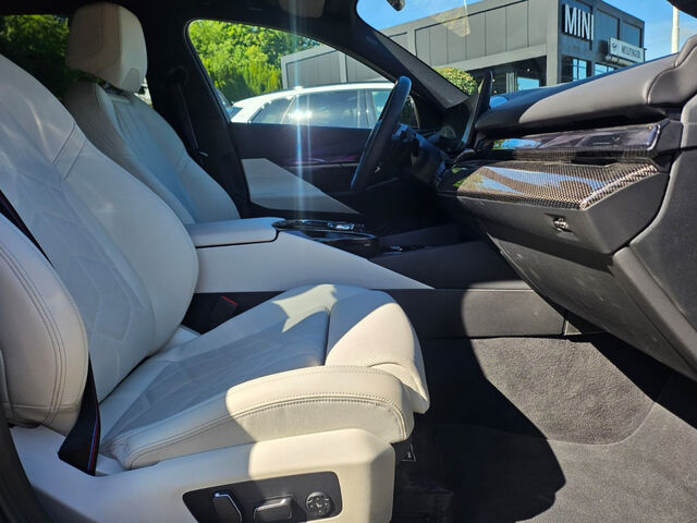 BMW 550 e xDr.T.M Sport PRO IntAktL.PanoD.B+W.AHK 21 Sportpaket Bluetooth HUD Navi LED Klima Aktivlenkung Ansicht 11 für Fahrzeugdetailseite