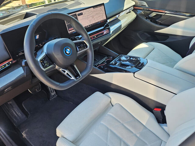 BMW 550 e xDr.T.M Sport PRO IntAktL.PanoD.B+W.AHK 21 Sportpaket Bluetooth HUD Navi LED Klima Aktivlenkung Ansicht 8 für Fahrzeugdetailseite