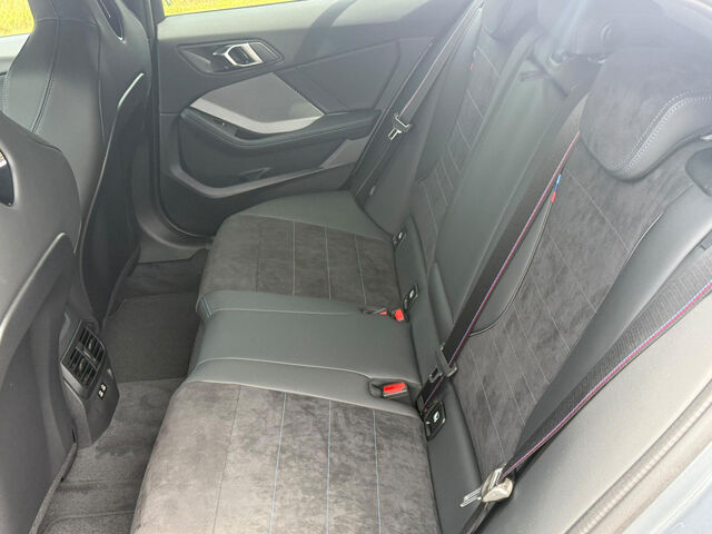 BMW M135 xDrive Sportpaket HUD Navi LED Klima PDC Ansicht 11 für Fahrzeugdetailseite