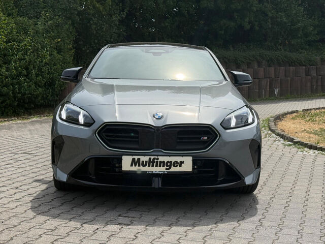 BMW M135 xDrive Sportpaket HUD Navi LED Klima PDC Ansicht 3 für Fahrzeugdetailseite