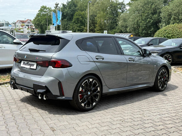 BMW M135 xDrive Sportpaket HUD Navi LED Klima PDC Ansicht 5 für Fahrzeugdetailseite