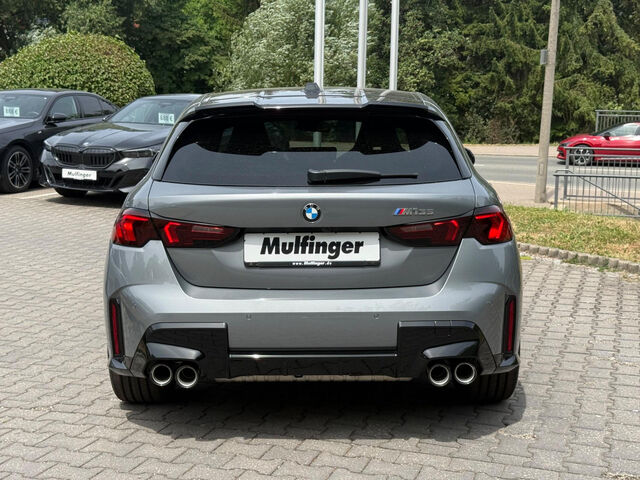 BMW M135 xDrive Sportpaket HUD Navi LED Klima PDC Ansicht 6 für Fahrzeugdetailseite