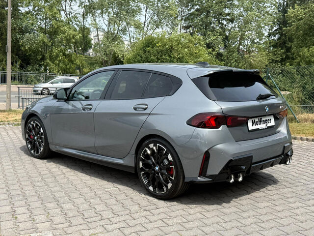 BMW M135 xDrive Sportpaket HUD Navi LED Klima PDC Ansicht 7 für Fahrzeugdetailseite