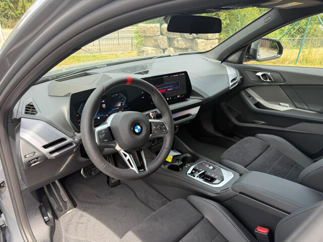 BMW M135 xDrive Sportpaket HUD Navi LED Klima PDC Ansicht 9 für Fahrzeugdetailseite