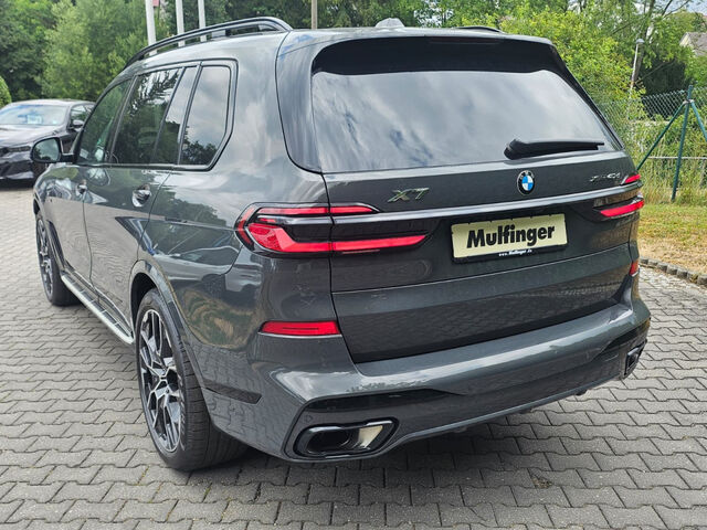 BMW X7 x40d M Sport PRO Standh.Sky ExDrivePro IntAkt Sportpaket Bluetooth HUD Navi LED Vollleder Klima L Ansicht 4 für Fahrzeugdetailseite