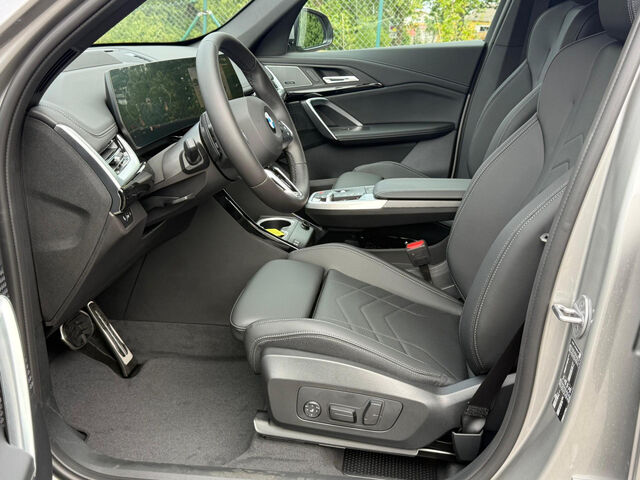 BMW X1 sDrive20i Sportpaket HUD Navi LED PDC Ansicht 10 für Fahrzeugdetailseite