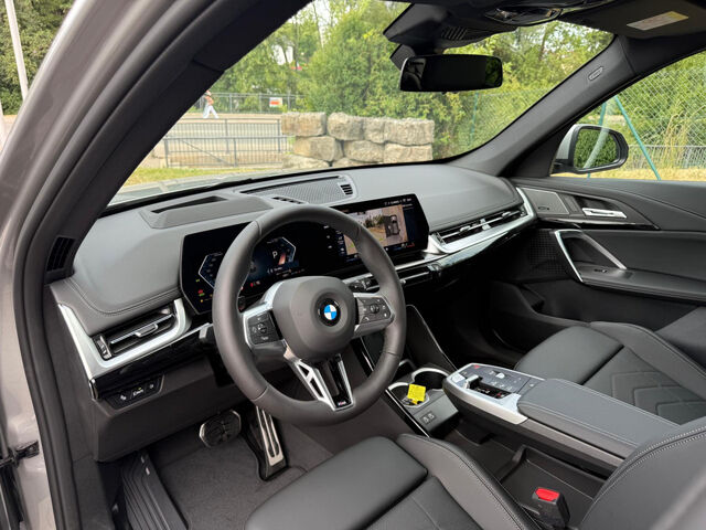 BMW X1 sDrive20i Sportpaket HUD Navi LED PDC Ansicht 9 für Fahrzeugdetailseite