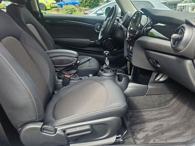 MINI Cooper Essential LED Sitzh.DrivAss.Finanz.199,- Bluetooth Navi Klima Einparkhilfe el. Fenster Ansicht 10 für Fahrzeugdetailseite