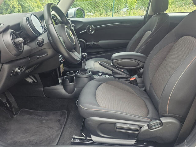 MINI Cooper Essential LED Sitzh.DrivAss.Finanz.199,- Bluetooth Navi Klima Einparkhilfe el. Fenster Ansicht 8 für Fahrzeugdetailseite