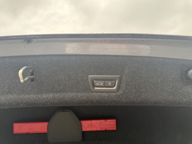 BMW 320 e M Sport HUD ACC Kamera HiFi KomfZ Leas.460 Sportpaket Bluetooth Navi LED Klima Standhzg PDC el. Ansicht 8 für Fahrzeugdetailseite