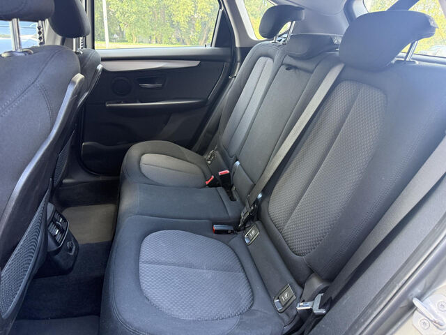 BMW 218 Active Tourer 218d ActiveTourer Aut. Navi LED Tempom.Sitzh.PDC Bluetooth Klima el. Fenster Ansicht 8 für Fahrzeugdetailseite