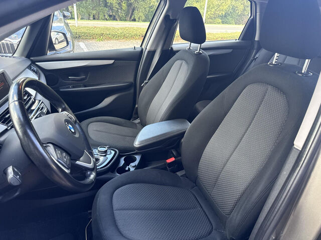 BMW 218 Active Tourer 218d ActiveTourer Aut. Navi LED Tempom.Sitzh.PDC Bluetooth Klima el. Fenster Ansicht 9 für Fahrzeugdetailseite