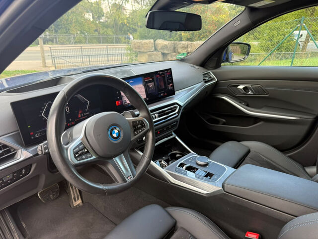 BMW 330 e xDr.M Sport HUD ACC Kamera KomfZug HiFi 18 Sportpaket Bluetooth Navi LED Klima Aktivlenkung Sta Ansicht 10 für Fahrzeugdetailseite