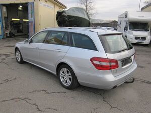 MERCEDES-BENZ E 200 CGI BlueEfficiency...
