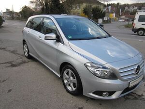MERCEDES-BENZ B 200 ~ Automatik ~ AHK ~ Navi ~...