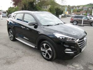 HYUNDAI Tucson Premium 4WD...