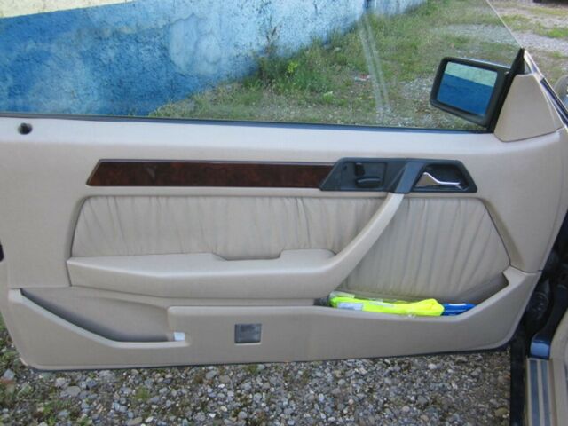 MERCEDES-BENZ E 200 Cabrio...