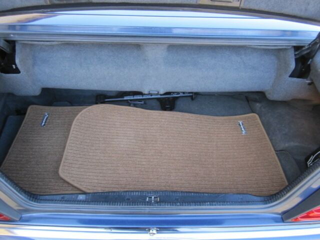 MERCEDES-BENZ E 200 Cabrio...