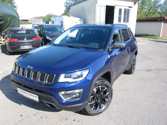 JEEP Compass Trailhawk Plug-In Hybrid 4WD...
