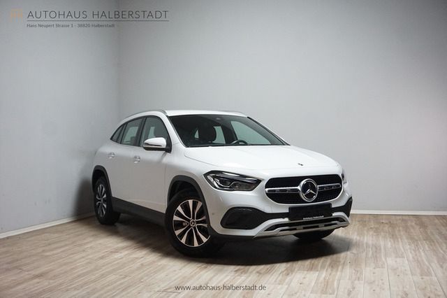 MERCEDES-BENZ GLA 200 Style/LED/Navigation/Kamera+Park/Keyl