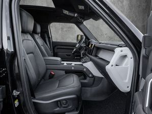 LAND ROVER Defender 110 D300