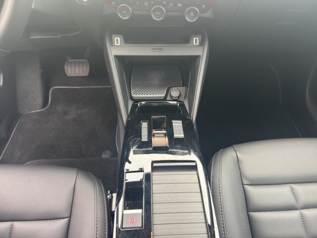 CITROEN C4 Max Hybrid 136 e-DCS6 Automatikgetriebe Ansicht 14 für Fahrzeugdetailseite