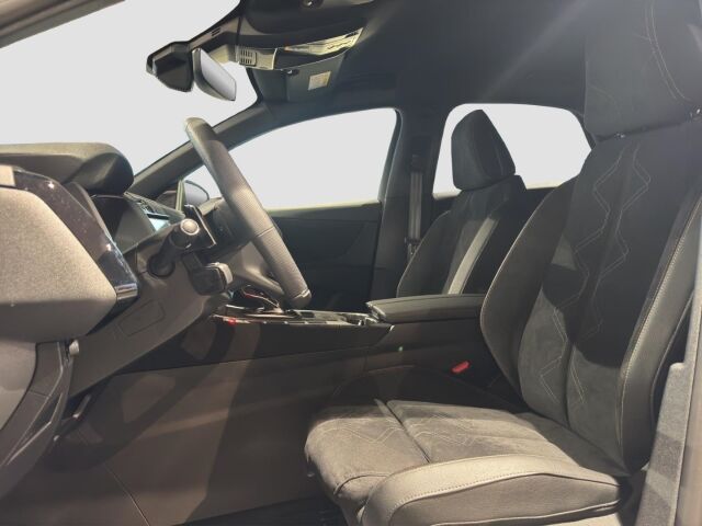 DS AUTOMOBILES DS7 Pallas BlueHDI 130 8-Gang Automatikgetriebe 96 kW Ansicht 8 für Fahrzeugdetailseite