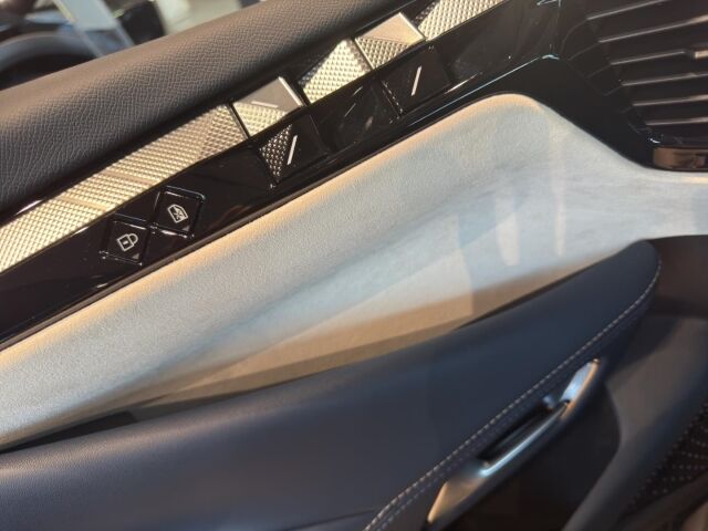 DS AUTOMOBILES No4 E-Tense Jules Verne  1-Gang Automatikgetriebe Ansicht 12 für Fahrzeugdetailseite