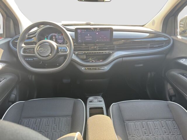 FIAT 500 Elektro Icon 42KWH NEUFAHRZEUG HATCHBACK 57 PS Ansicht 13 für Fahrzeugdetailseite