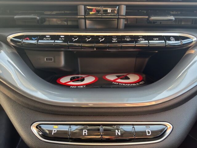 FIAT 500 Elektro Icon 42KWH NEUFAHRZEUG HATCHBACK 57 PS Ansicht 14 für Fahrzeugdetailseite