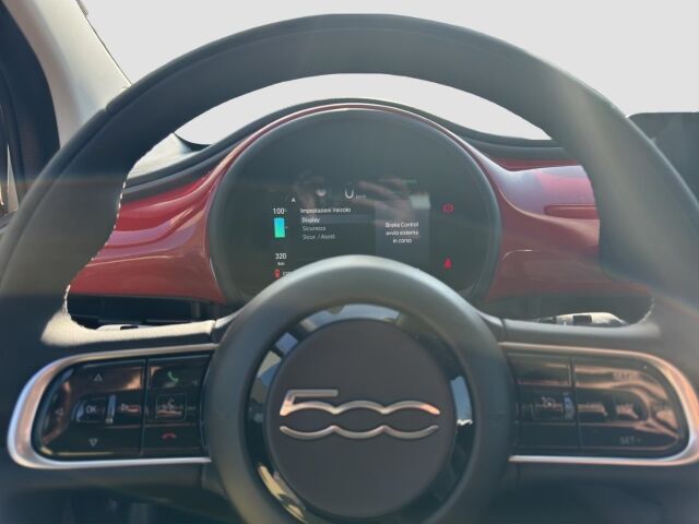 FIAT 500 Elektro RED Hatchback Neufahrzeug 42 kWh Ice Weiß Ansicht 11 für Fahrzeugdetailseite