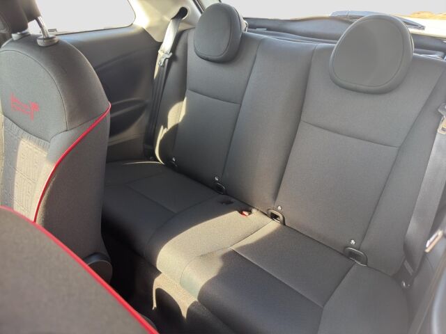 FIAT 500 Elektro RED Hatchback Neufahrzeug 42 kWh Ice Weiß Ansicht 15 für Fahrzeugdetailseite