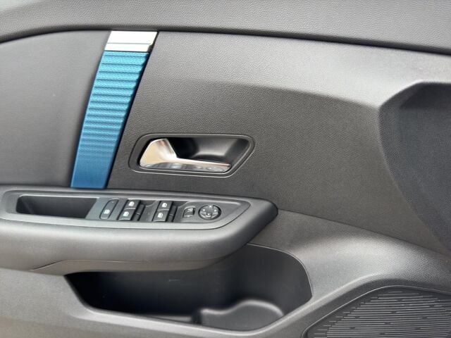 CITROEN C4 e- Shine IV ELEKTROMOTOR SHINE 136 ALLWETTERALU Ansicht 12 für Fahrzeugdetailseite