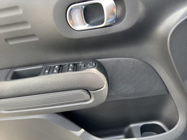 CITROEN C3 Aircross PureTech 130 Stop & Start EAT 6 Shine Ansicht 12 für Fahrzeugdetailseite