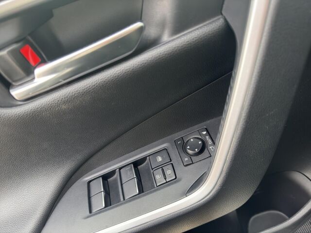 TOYOTA RAV4 2,5l Hybrid 4x2 Black Edition ACHTFACHBEREIFT Ansicht 12 für Fahrzeugdetailseite