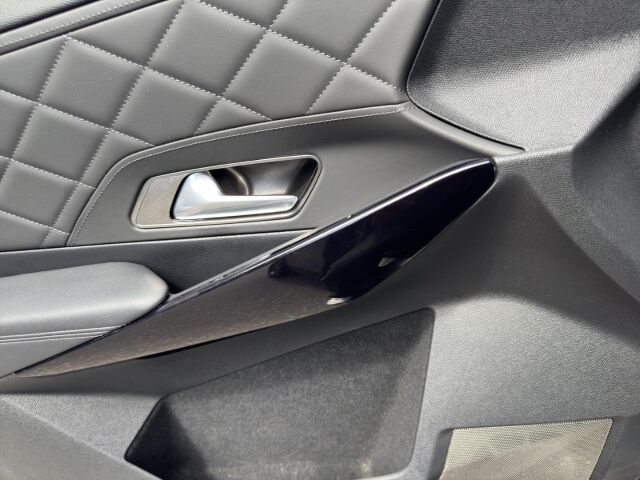 DS AUTOMOBILES DS7 Crossback   E-Tense   4x4 Rivoli   DSC-BACK 300 Ansicht 12 für Fahrzeugdetailseite
