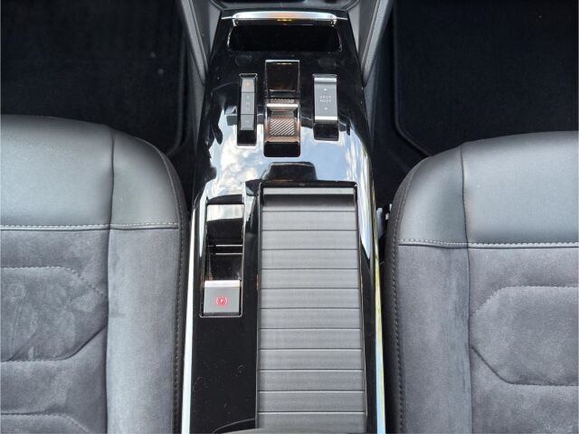 CITROEN C4 PureTech 130 Stop & Start EAT8 Max Automatikgetriebe Ansicht 14 für Fahrzeugdetailseite