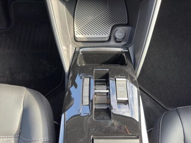 CITROEN C4 PureTech 130 Stop & Start EAT8 Max Automatikgetriebe Ansicht 14 für Fahrzeugdetailseite