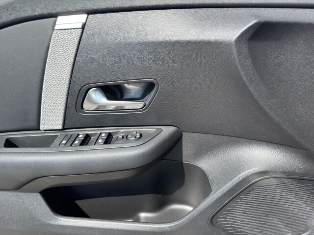 CITROEN C4 PureTech 130 Stop & Start EAT8 Max Automatikgetriebe Ansicht 12 für Fahrzeugdetailseite